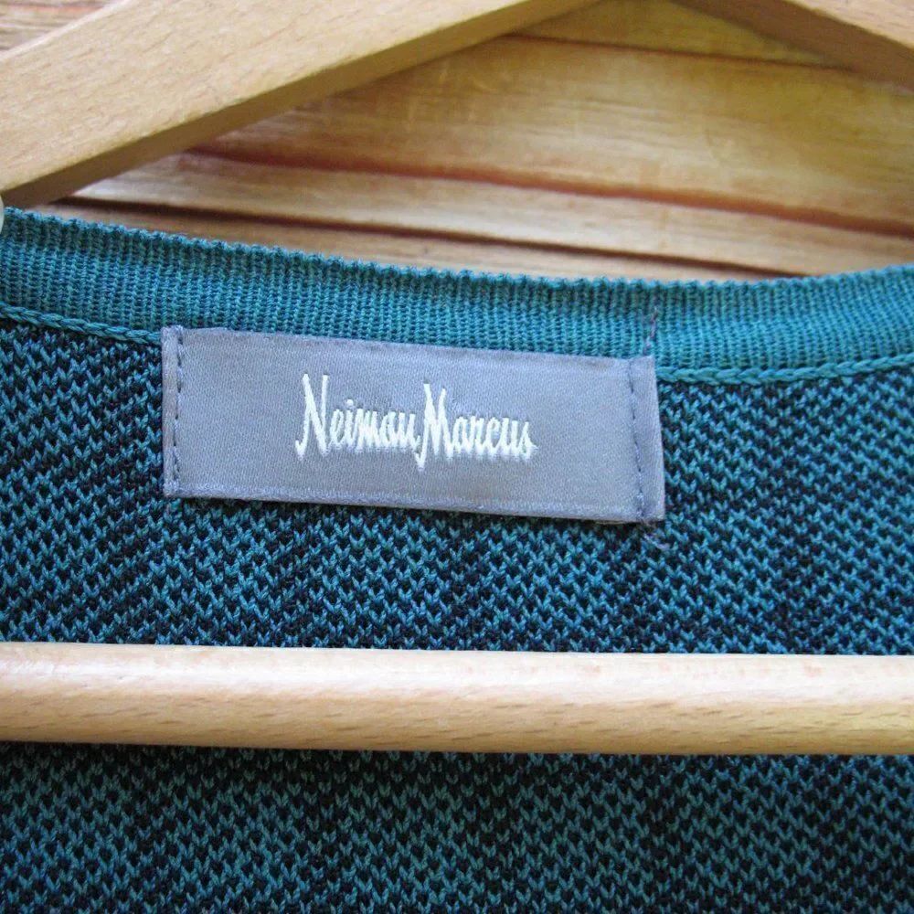 Neiman Marcus Plaid Knit Dress. - Picture 9 of 9